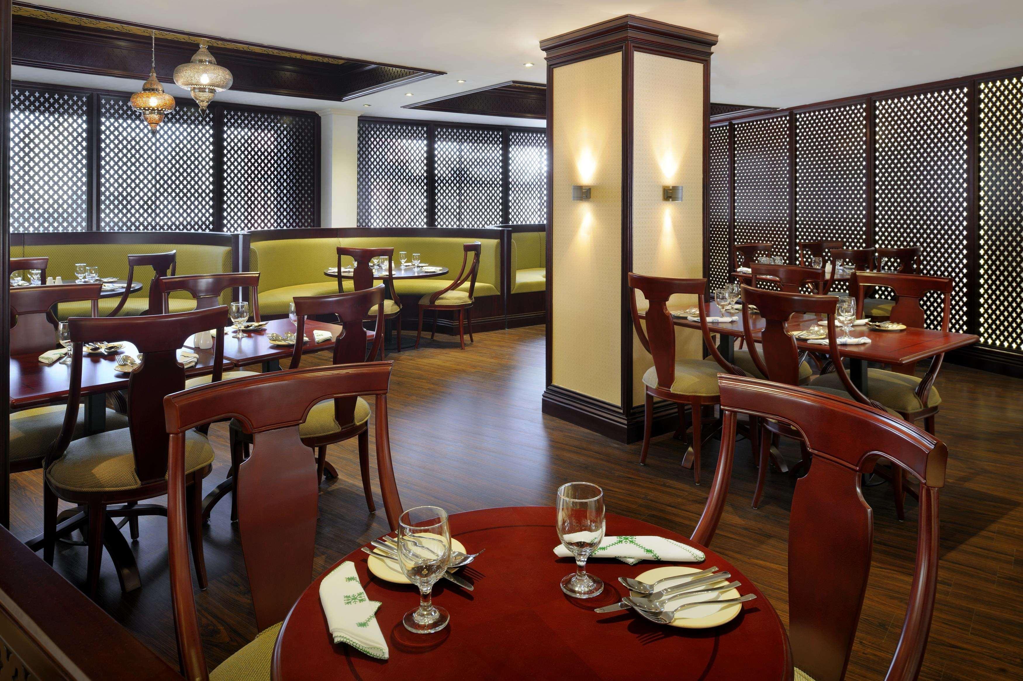 Al Safir Hotel Al-Manamah Restoran foto