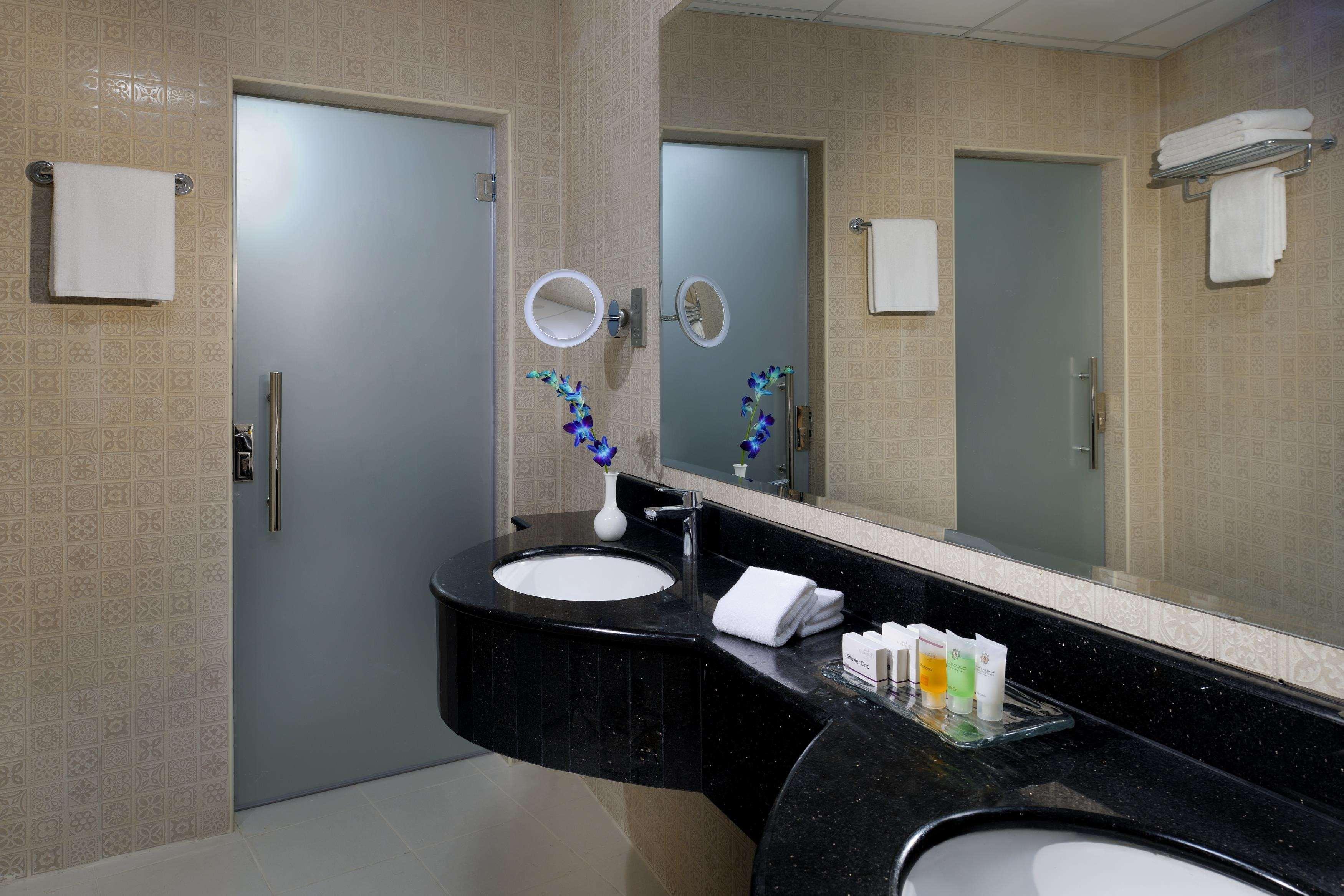 Al Safir Hotel Al-Manamah Bagian luar foto